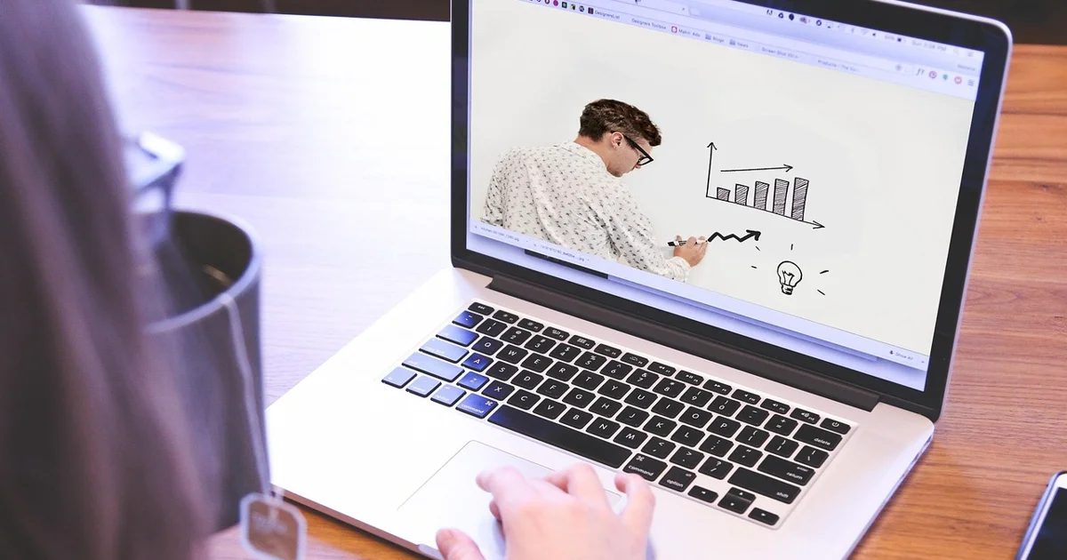 Illustrates presenting hard skills in a resume and cover letter with a dedicated skills section