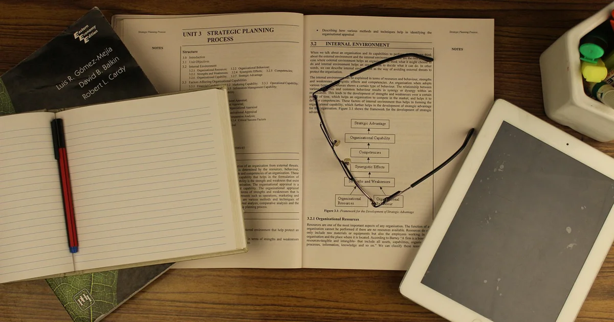 Illustrates step-by-step hard skills development: learning through structured online courses with practical assignments